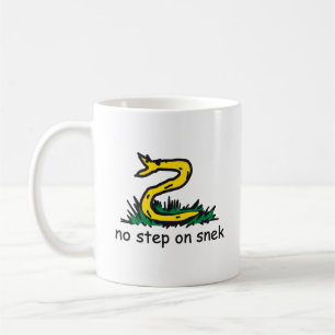 Caneca De Café Sem degraus em memes de névoa Gadsden parody SnekR
