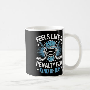 Caneca De Café Sente como um dia de caixa de penalidade engraçado