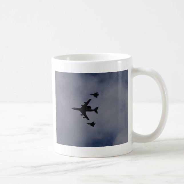 Caneca De Café Sentinela escoltado por Typhoons (Direita)