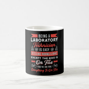 Caneca De Café Ser uma técnica de laboratório no Laboratório de C