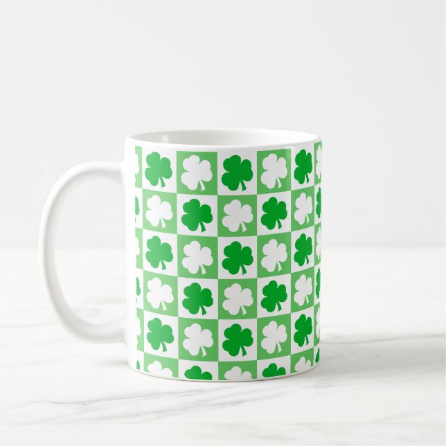 Caneca De Café Shamrocks brancos verdes e dançarinos irlandeses (Esquerda)