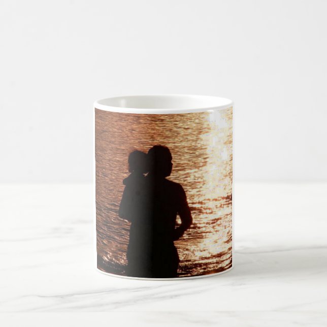 Caneca De Café Silhouette of Padre and Child Mug (Centro)