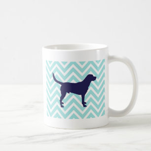 Caneca De Café Silhueta de Cachorro em Azul Escuro em Padrão Chev