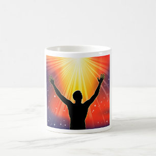 Caneca De Café Silhueta de Homem Espiritual Erguendo os Braços