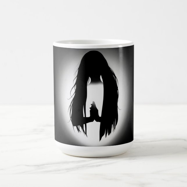 Caneca De Café Silhueta de Mulher Orando – Design Fé & Graça (Centro)
