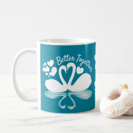 Caneca De Café Silhueta do Cisne do casal na Água