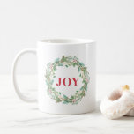 Caneca De Café Simples Elegante Wreath Joy Natal Moderno<br><div class="desc">Uma lágrima de café de Natal elegante,  com "JOY" em vermelho,  cercada por uma coroa verde. Esta caneca de feriado é um presente de excelente para um ente especial amado.</div>