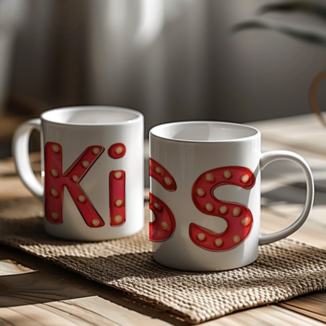 Caneca De Café Sinal de Beijo Letras Vermelhas (Criador carregado)