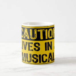 Caneca De Café Sinal de precaução - Vive em um amarelo/preto musi