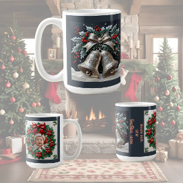 Caneca De Café Sininhos de Prata e Azevinho de Natal Personalizáv