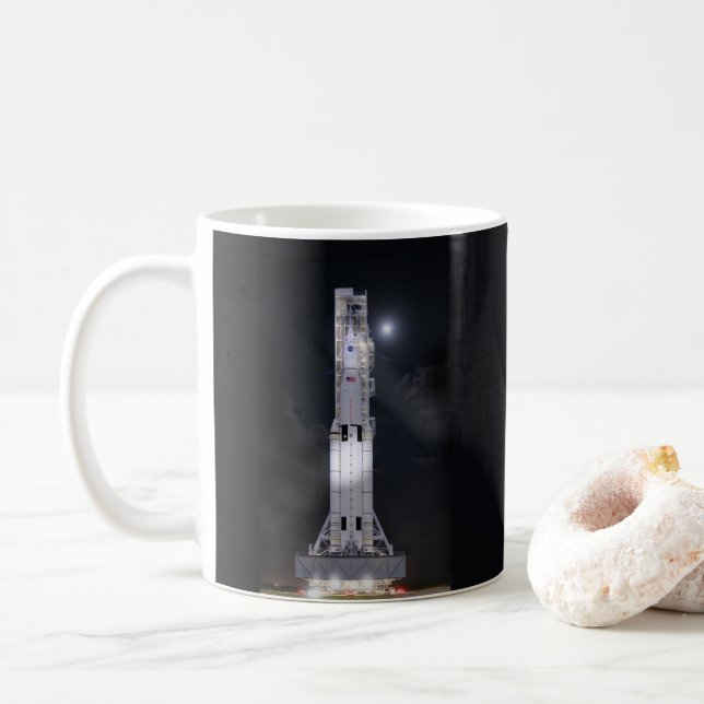 Caneca De Café Sistema de Lançamento de Espaço SLS da NASA (Com Donut)
