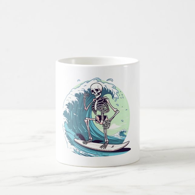 Caneca De Café Skeleton surfar nas ondas (Centro)