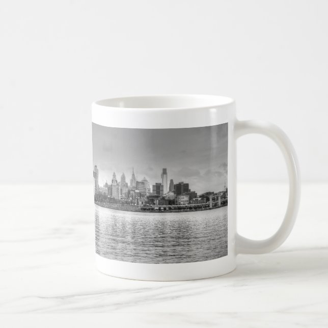 Caneca De Café Skyline de Philadelphfia em preto e branco (Direita)