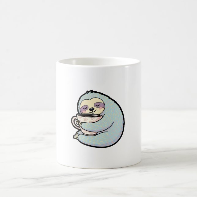 Caneca De Café Sleepy Sloth with Coffee – Cute Cozy Illustration (Centro)