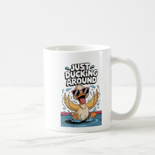 Caneca De Café Só Dando Um Pato Engraçado Impressão