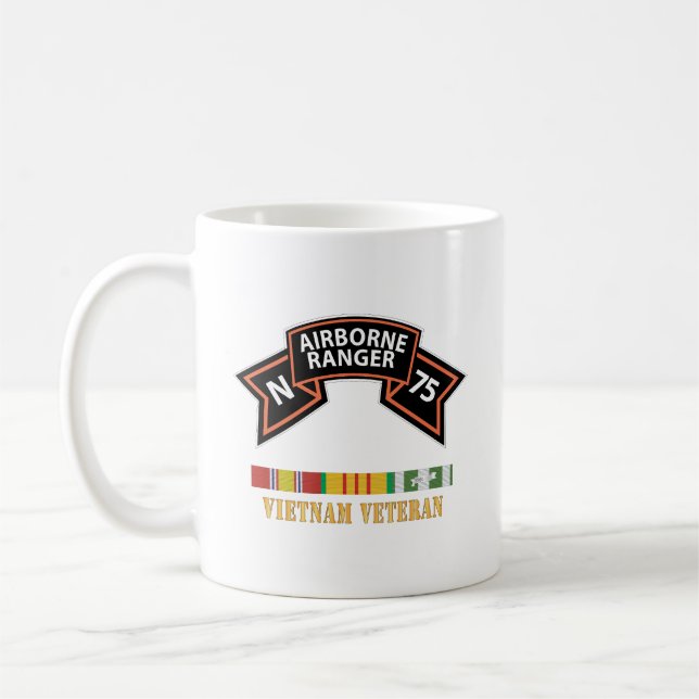 Caneca De Café SOF - N Company Scroll - Vietnam Veteran w VN SVC (Esquerda)