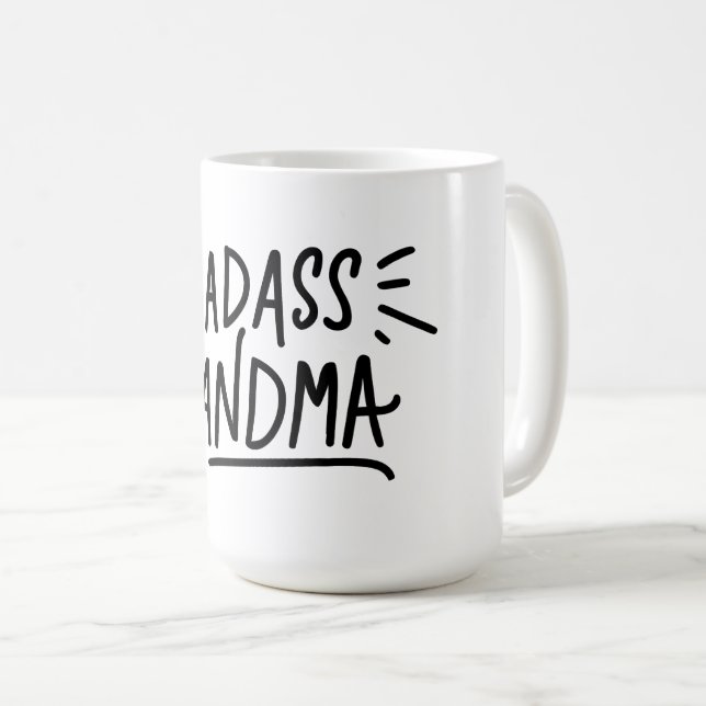 Caneca De Café Sofisticação Sonora: Vovó Badass (Frente Esquerda)