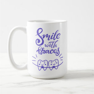 Caneca De Café Sorriso com os dentes de sorriso das cintas  