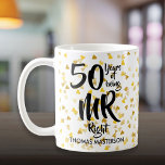 Caneca De Café Sr. Direito e Sra. Always Right 50º Aniversário<br><div class="desc">O presente perfeito de 50 anos de casamento para o Sr. e Sra. Right. Personalize com os nomes e o ano do casamento. Um presente divertido,  único e personalizável para celebrar o aniversário de casamento de qualquer um. Projetado por Piglet © Pura em www.zazzle.com/purepiglet*.</div>