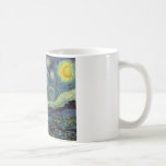 Caneca De Café Starry Night - van Gogh<br><div class="desc">Da lâmpada do mineiro de Nuenen à que colocou em sua janela, seguindo a cena com Gauguin; da estrela da noite que notou em 1875 em Corot Olive Orchard à carta que escreveu ao irmão em agosto de 1888, na qual ele disse: "Algum dia ou outro você verá uma fotografia...</div>