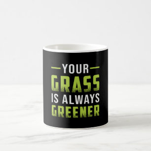 Caneca De Café Sua grama É Sempre Mais Verde Parecendo Engraçad