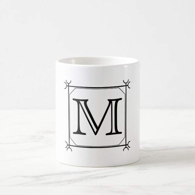 Caneca De Café Sua letra. Monograma feito sob encomenda. Preto e (Centro)