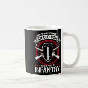 Caneca De Café Subestimar um velho que também é nossa infantaria