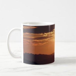 Caneca De Café Sunrise/Sunset Sobre As Montanhas Do Café