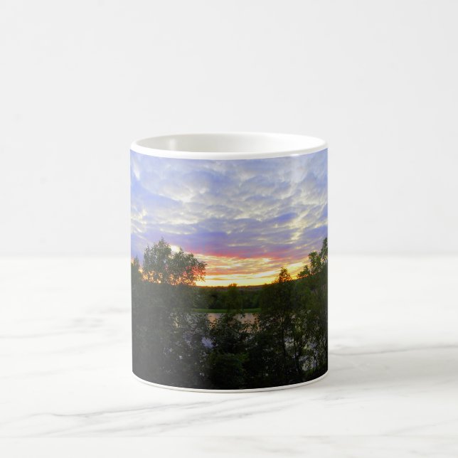 Caneca De Café Sunset sobre Pond (Centro)