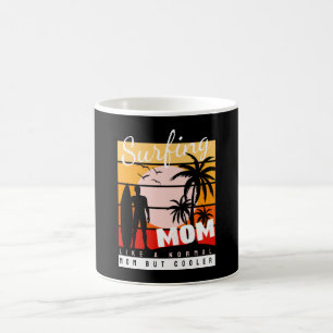 Caneca De Café Surfando a mãe como uma mãe normal, mas mais leg