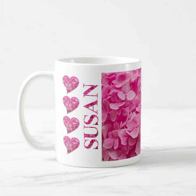Caneca De Café "Susan" Hydrangea Pink Letra Floral e Corações (Esquerda)