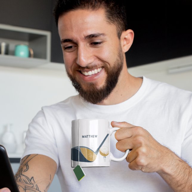 Caneca De Café Taco de golfe e bola Nome personalizado de golfist (Criador carregado)