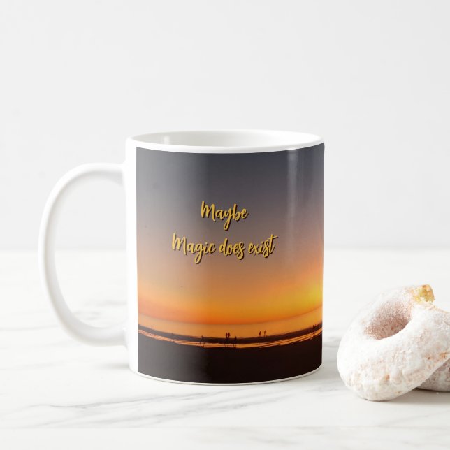 Caneca De Café "Talvez a Magia Realmente Exista" (Com Donut)