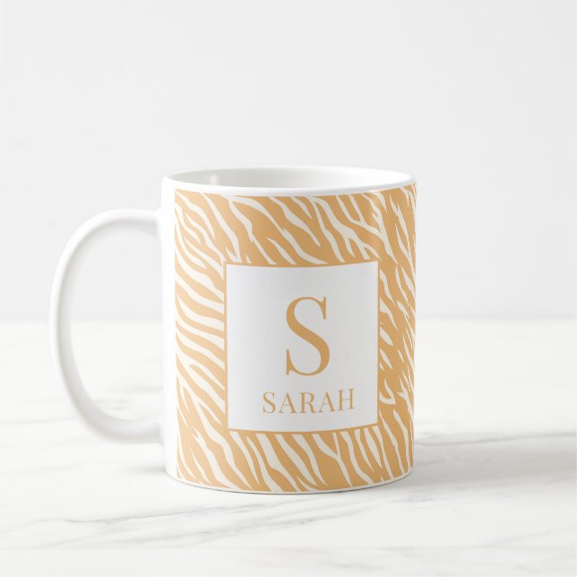 Caneca De Café Tan Animal Stripes Custom Name Initial Mug (Esquerda)