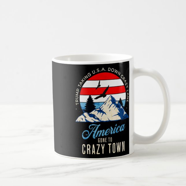 Caneca De Café Tarifas Malucas E Nos Derrubando A Lane Louca (Direita)