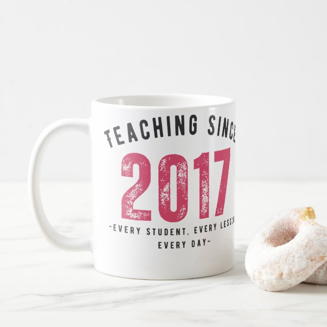 Caneca De Café Teacher Mug | Teaching Since 2017 (Com Donut)
