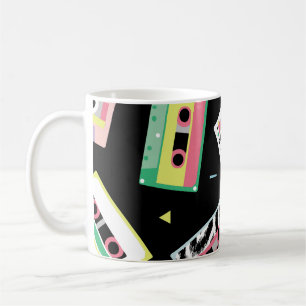 Caneca De Café Telas de áudio retrorativas, padrão de estilo 80s.