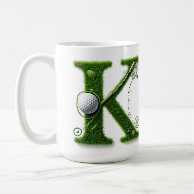 Caneca De Café Tema de Golfe com Letras em Grama, Bolas e Tacos (Esquerda)