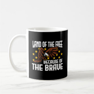 Caneca De Café Terra Dos Gratuitos Por Causa Da Corajosa