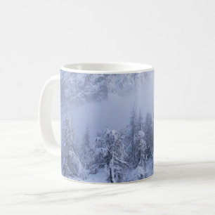 Caneca De Café Terra maravilhosa do inverno, nevoeiro, floresta d