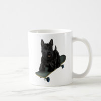 Terrier escocês e skateboard