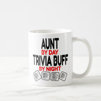 Caneca De Café Tia ama Jogando Trivia