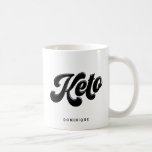 Caneca De Café Tipografia de Script Retroativo de Keto Preto Pers<br><div class="desc">Caneca exclusiva com script de bolha retrorreflectora. Personalize esta caneca adicionando seu nome ou um script curto. Itens semelhantes estão disponíveis. Keto!</div>