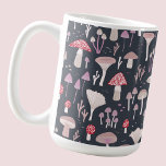 Caneca De Café Toadstool Fungi<br><div class="desc">Cogumelos,  ferramentas e fungos em fundo escuro. Perfeito para outono ou outono,  ou a qualquer momento. Arte original de Nic Squirrell.</div>