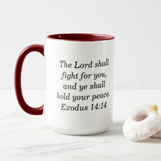 Caneca de café tom marrom com versículo de Êxodo 1