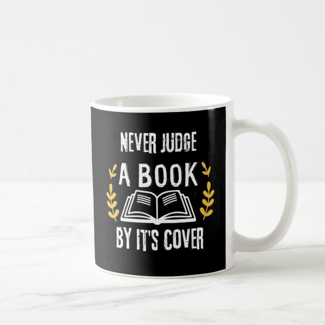 Caneca De Café Tomando Café Com um Livro (Direita)