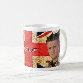 Caneca De Café Tommy Robinson - Um Patriota Verdadeiro (com bande