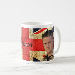 Caneca De Café Tommy Robinson - Um Patriota Verdadeiro (com bande