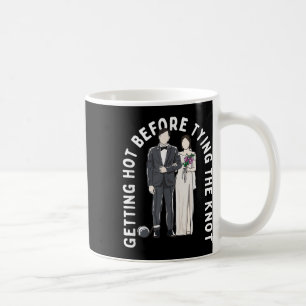 Caneca De Café Tornando-Se Mais Quente Antes Do Casamento Engraça