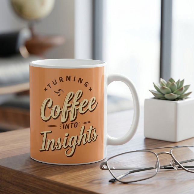 Caneca De Café Transformando Café em Dados de Humor Perspicaz (Lifestyle Shot)